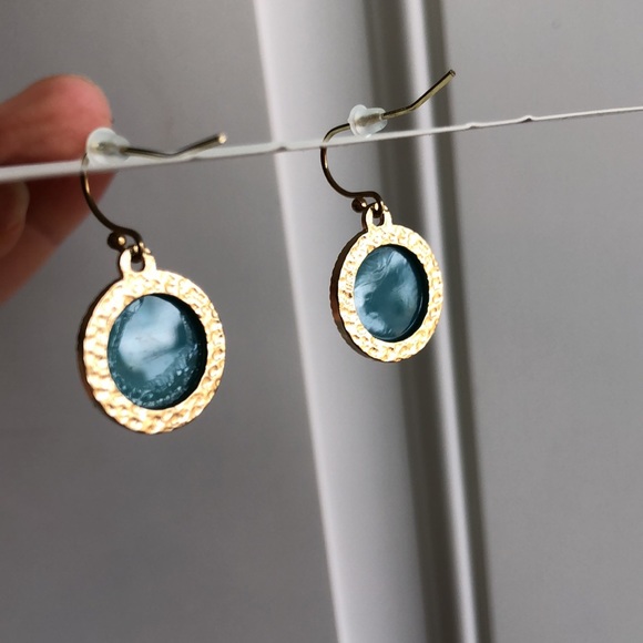 Teal Faceted Earrings 5/$25 - Picture 4 of 8